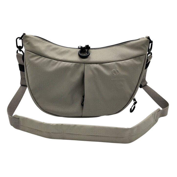 Aunts & Uncles TOYO RE LITE halfmoon bag driftwood